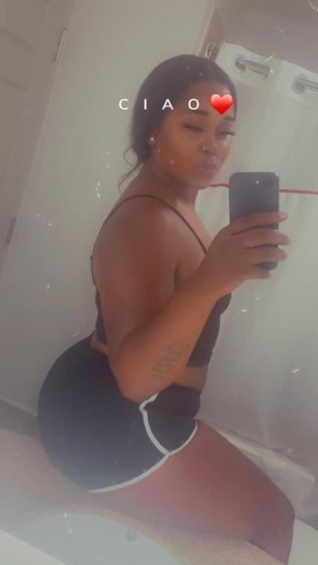 Roxxy, 23  female escort, Birmingham