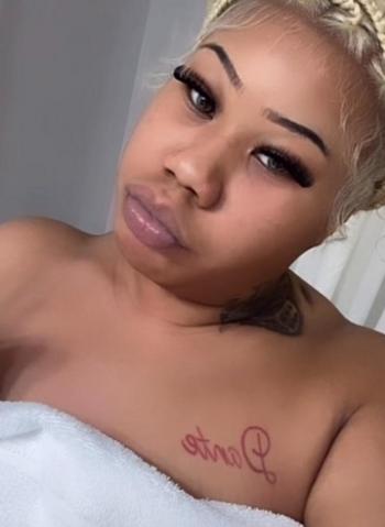 Yuli, 20  female escort, Birmingham